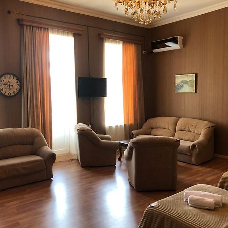 Bookinist Apartment Kutaisi Ngoại thất bức ảnh
