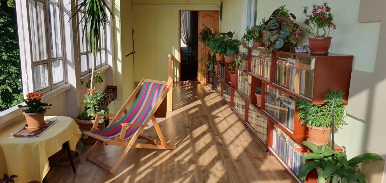Bookinist Apartment Kutaisi Ngoại thất bức ảnh