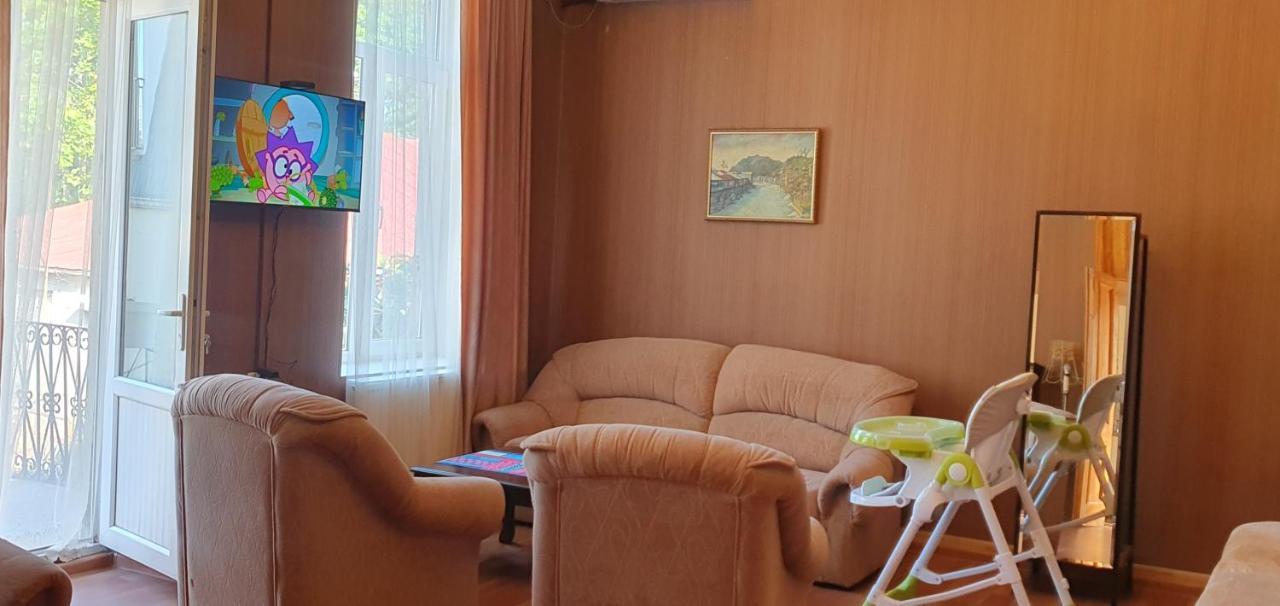 Bookinist Apartment Kutaisi Ngoại thất bức ảnh
