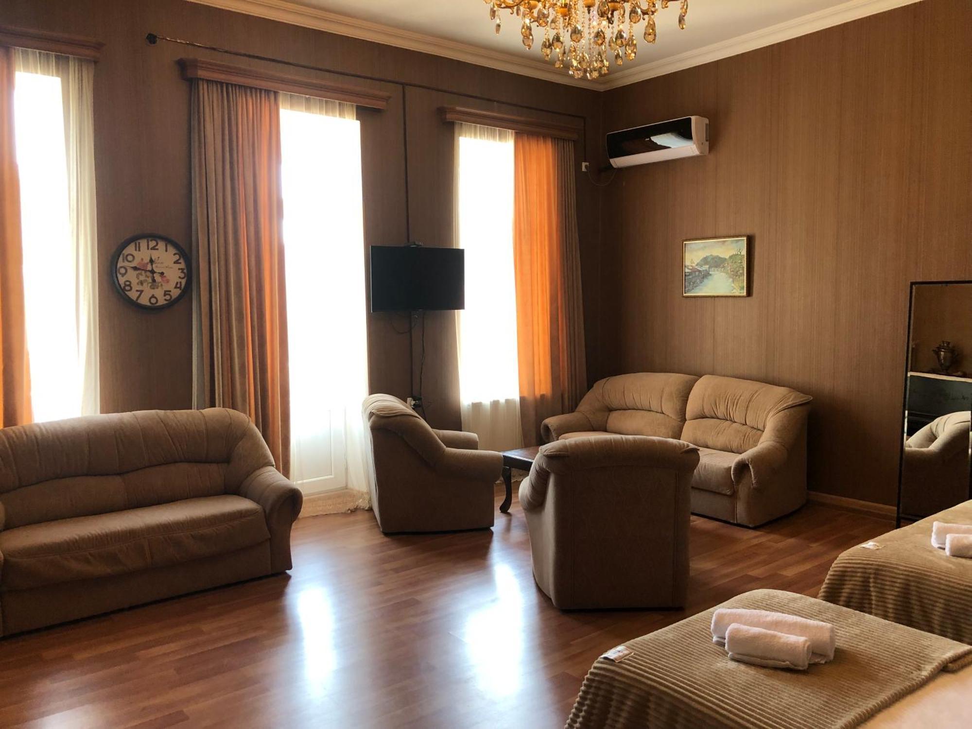Bookinist Apartment Kutaisi Ngoại thất bức ảnh