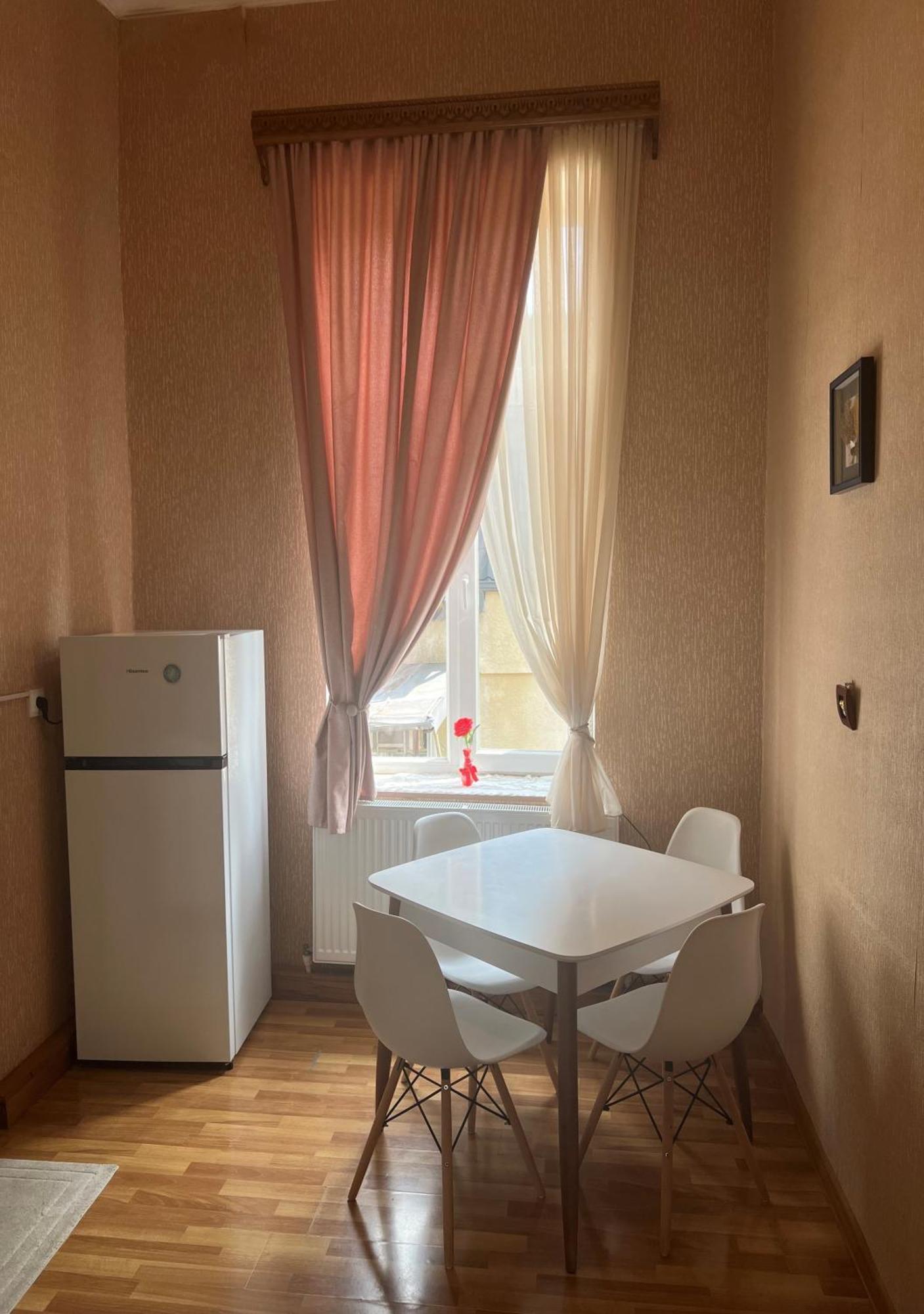 Bookinist Apartment Kutaisi Ngoại thất bức ảnh